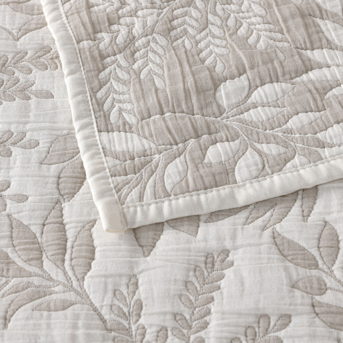 Bianca Ameila Stone Jacquard Quilted Foliage Bedspread Set King - Home & Garden > Bedding > Quilts & Duvets