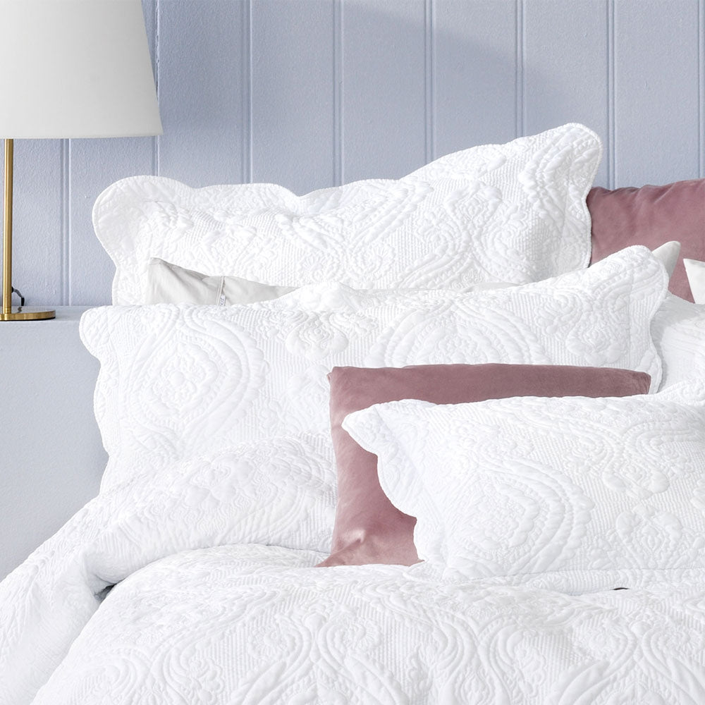 Bianca Elegance Cordelia White Bedspread Set Queen - Home & Garden > Bedding > Quilts & Duvets
