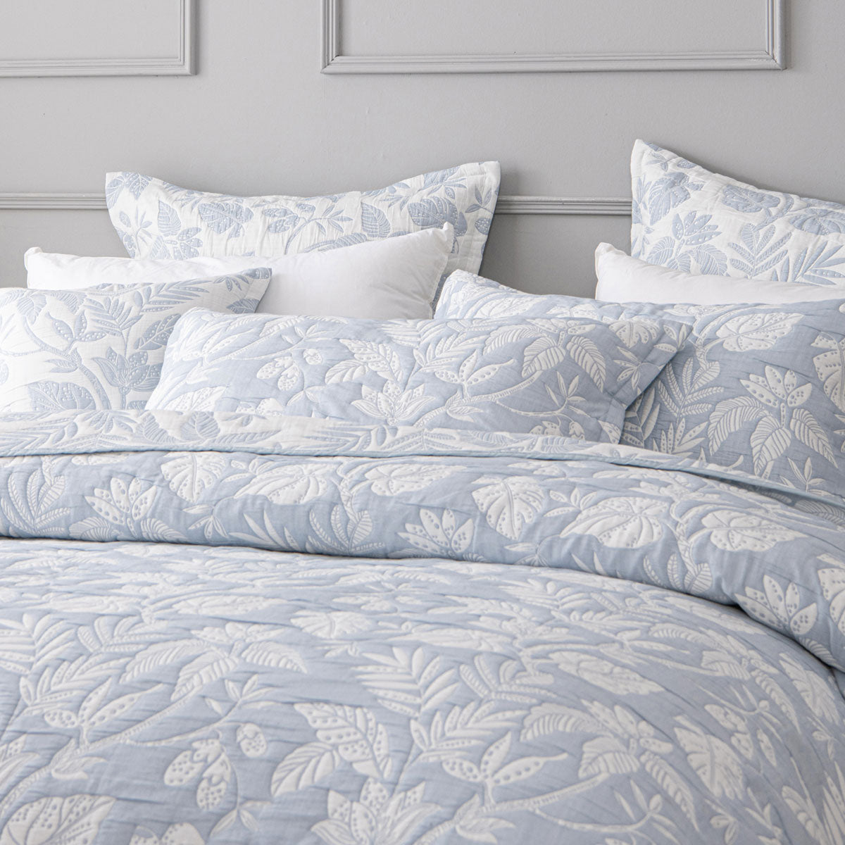 Bianca Laurieton Blue Jacquard Botanical Bedspread Set Super King - Home & Garden > Bedding > Quilts & Duvets