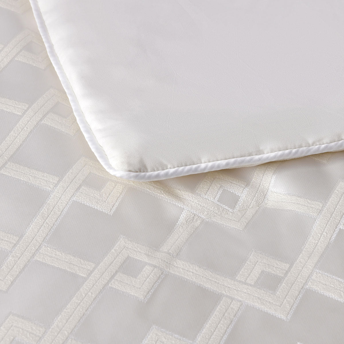 Bianca Firenze Pearl 6 Pcs Jacquard Geometric Comforter Set Super King - Home & Garden > Bedding > Quilts & Duvets