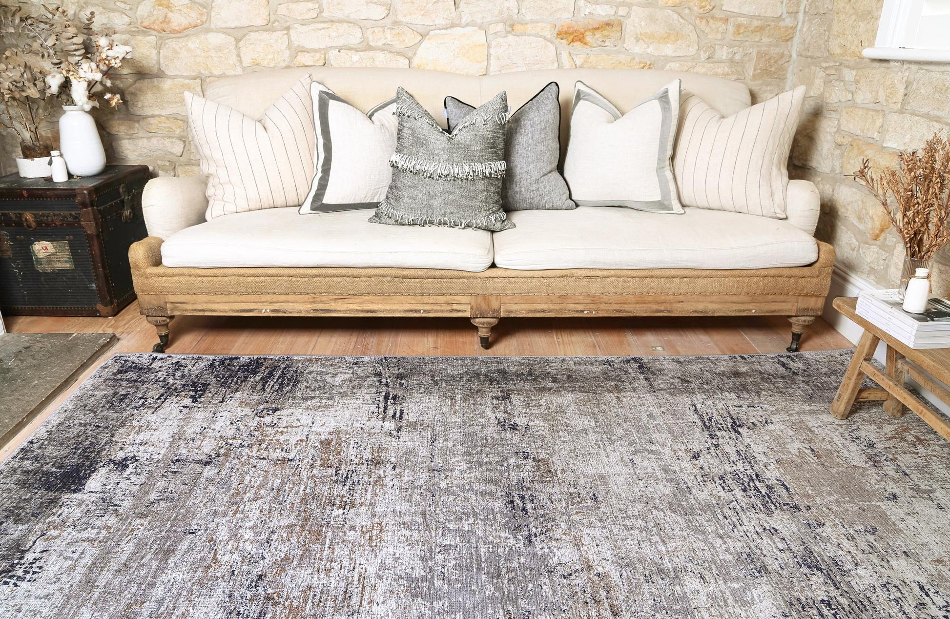 vintage crown anne echo blue grey distressed vintage rug 270x365cm Home & Garden > Rugs > Round Rugs