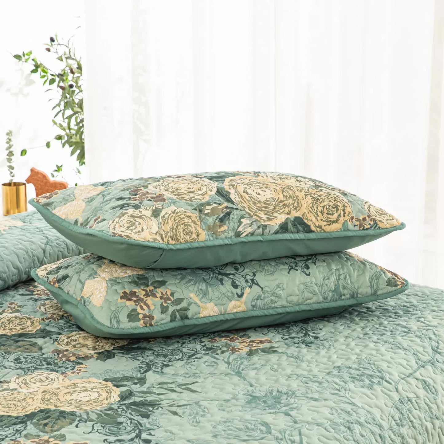 Meadow Butterfly Green Quilted Bedspread Set with Floral Details and Pillowcases