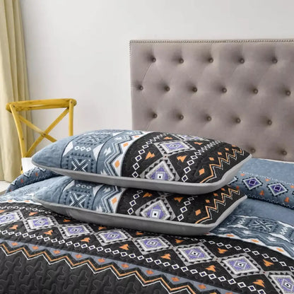 Ambient Bloom Sky Black Hour Comforter Set – Aesthetic 3-piece Bedroom Mood