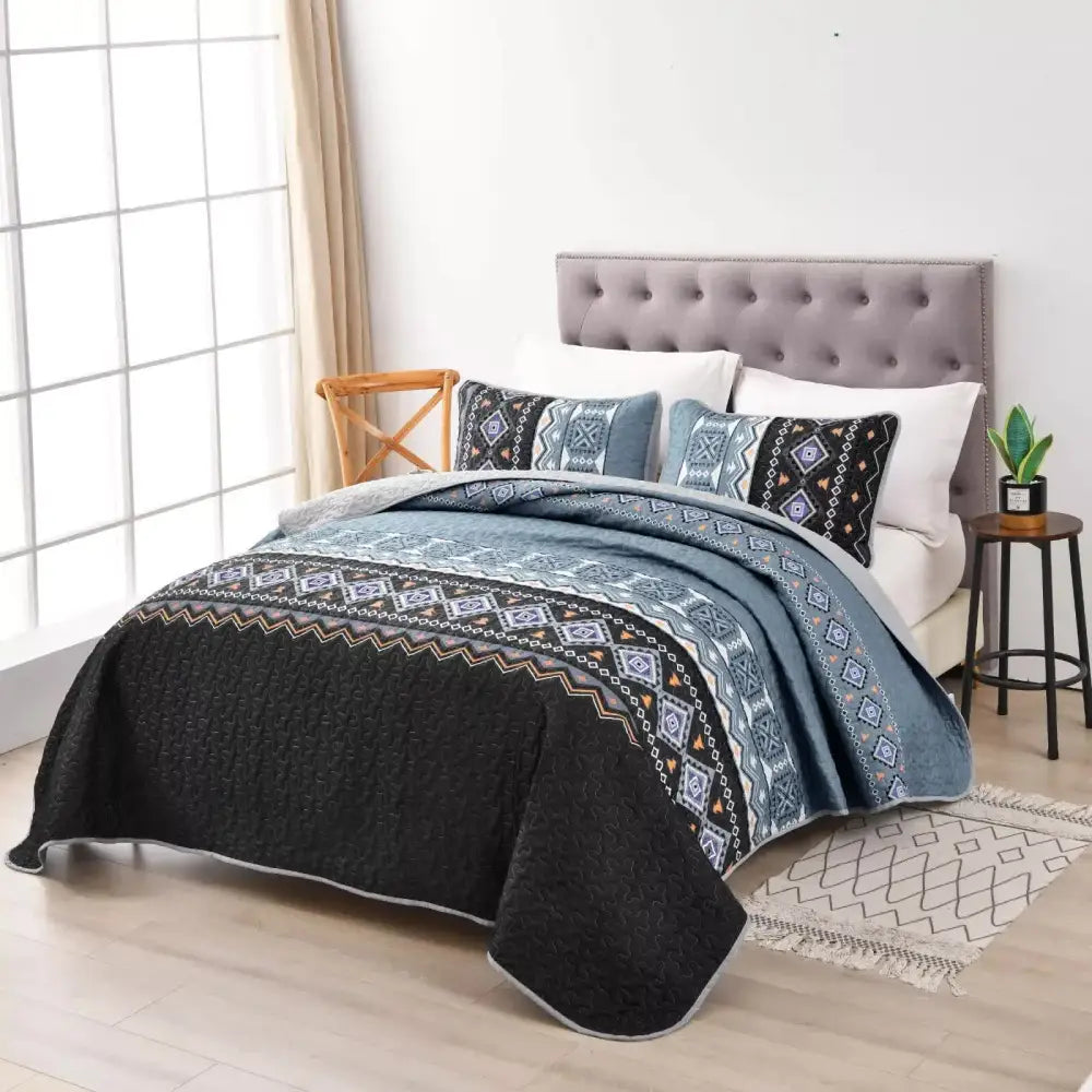 Ambient Bloom Sky Black Hour Comforter Set – Aesthetic 3-piece Bedroom Mood
