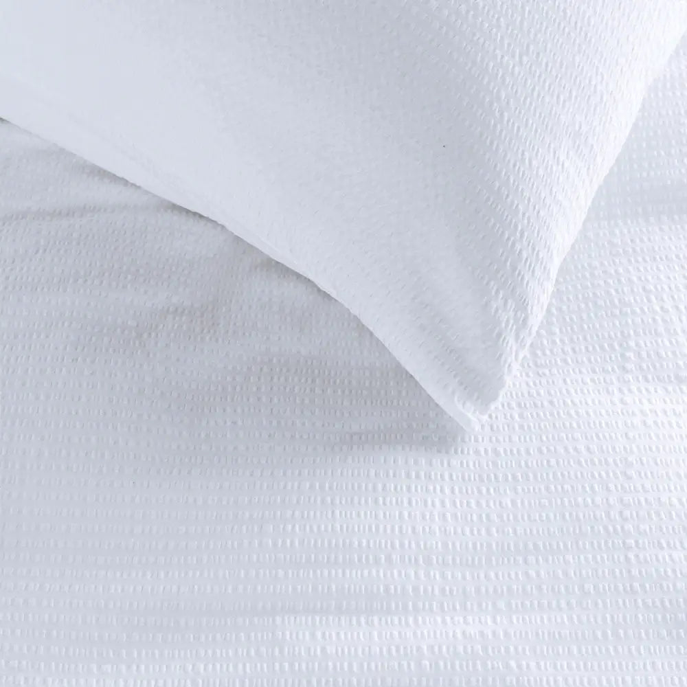 Bedding House Summer White Seersucker Cotton Quilt Cover Set King