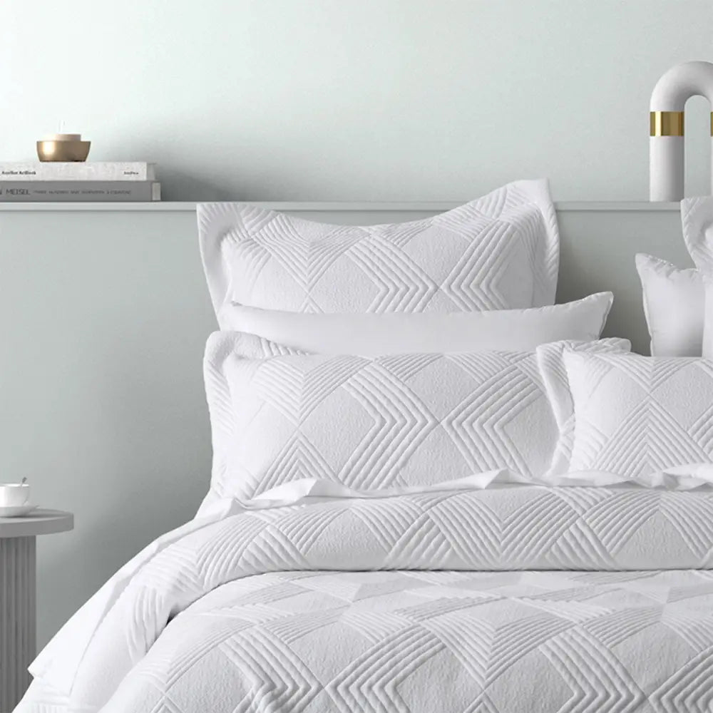 Bianca Cassiano White Polyester Jacquard Coverlet Set Queen/king