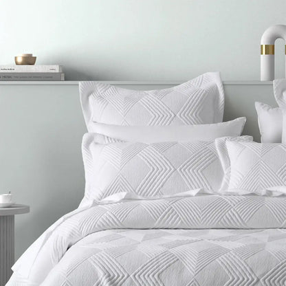 Bianca Cassiano White Polyester Jacquard Coverlet Set Queen/king