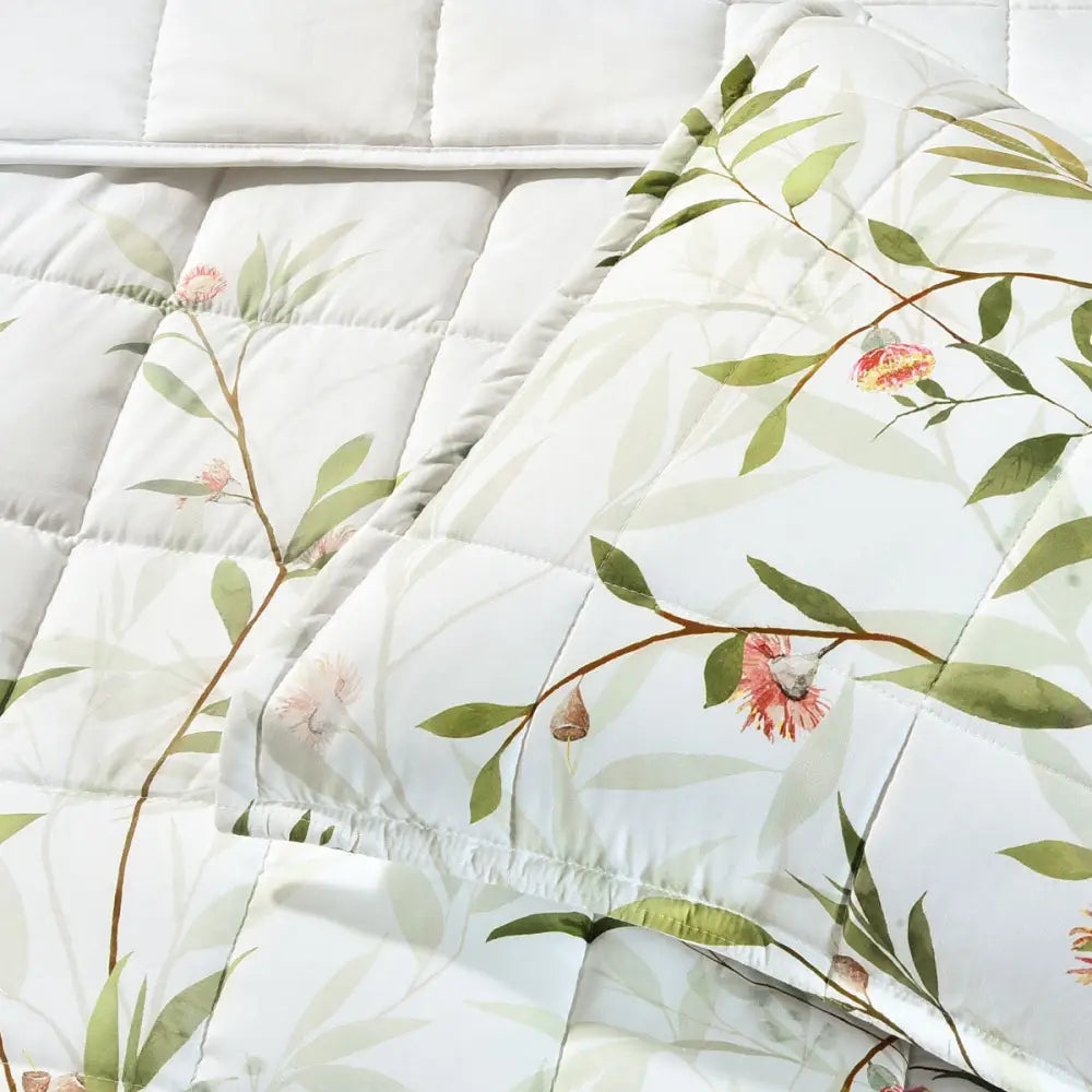 Bianca Corymbia White Floral Printed Quilted Polyester Coverlet Set Queen/king