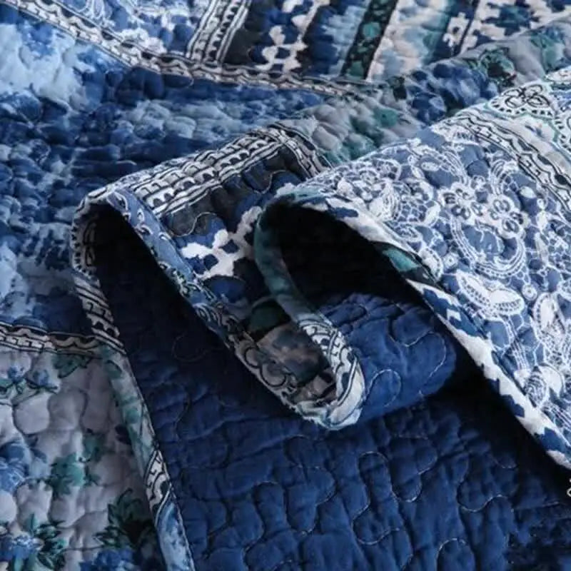 Boho Blue Quilted Coverlet & Pillow Set: Vibrant Cozy Elegance - King