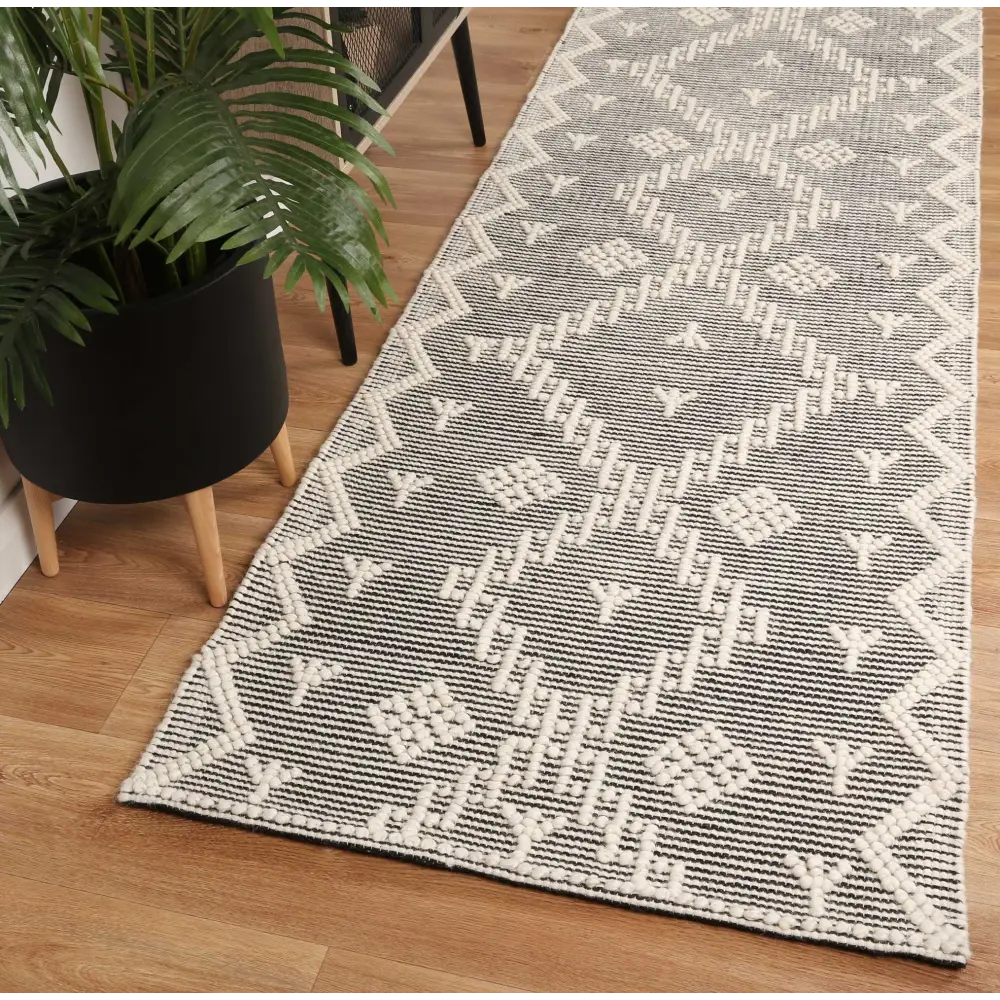 Goa D5- Cream (no Tassel) 300x400