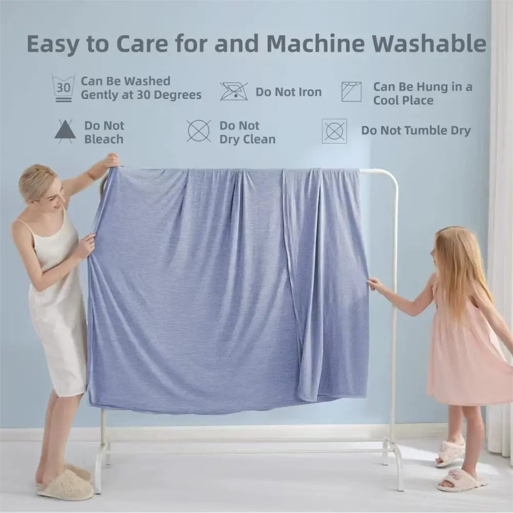 Light Grey Cooling Throw Blanket 100x150cm - Ultra Lightweight Breathable All-season Quilt Hand / Machine Washable