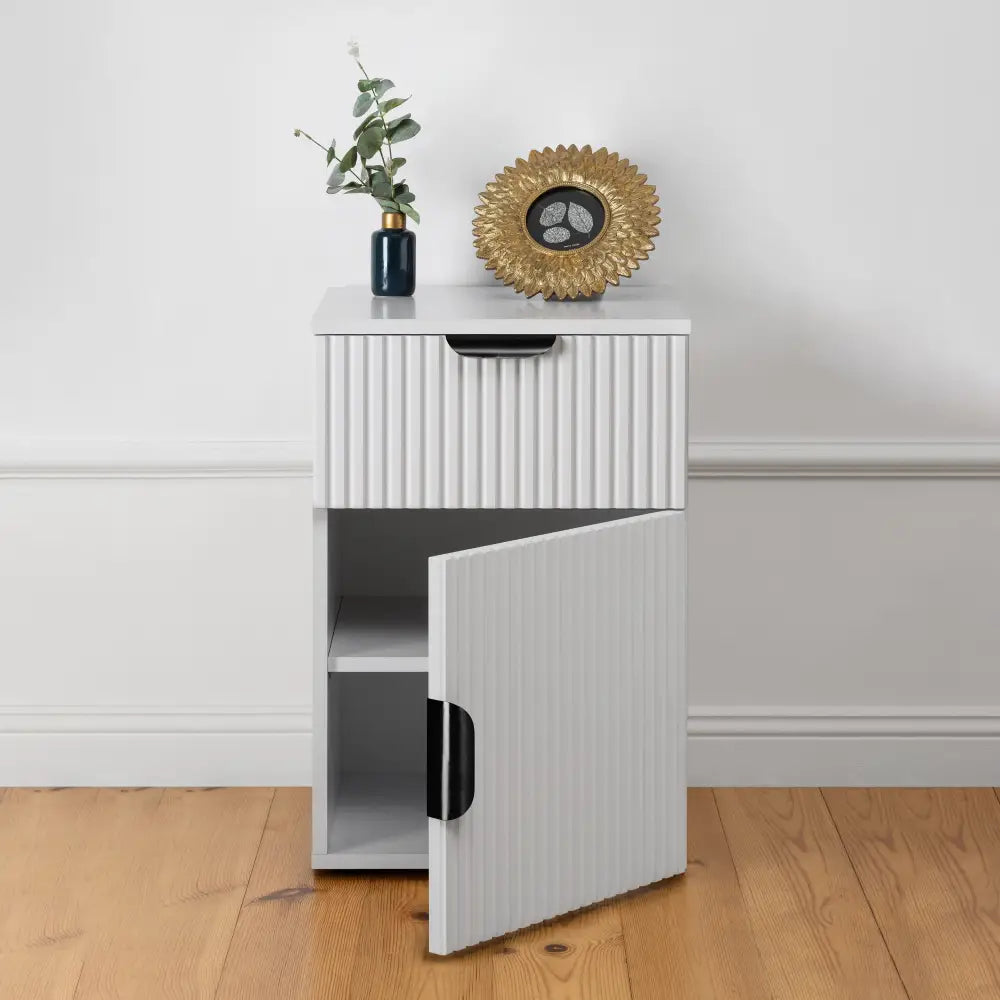 Porto Bedside Table - White - Fluted - Pull Black