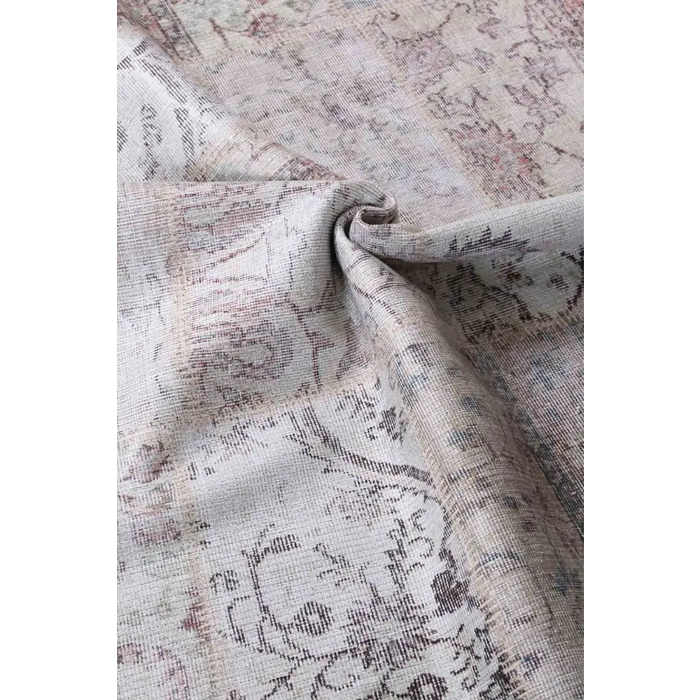 Vintage Crown Rug 280x380cm